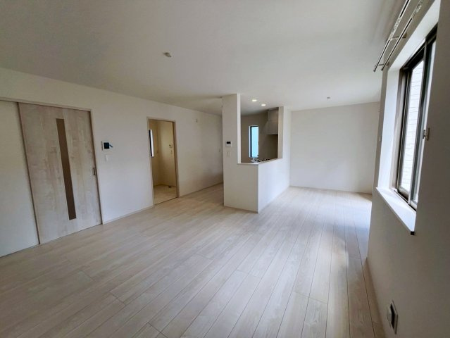 うるま市字川田の新築一戸建の居間・リビング|LDK17.8帖