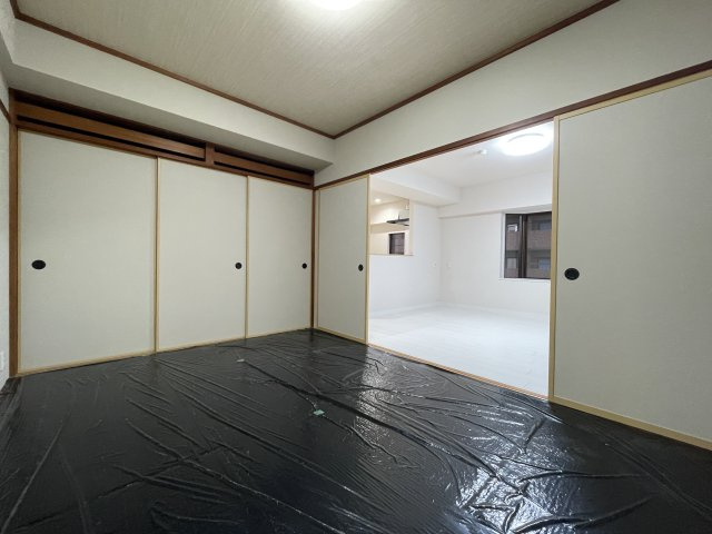 ネオハイツ並木の和室|お子様のお昼寝、お遊びスペース、来客スペースなど多様に使用できるリビング脇の和室。あると便利です！