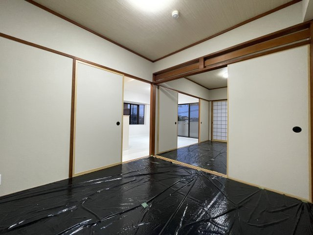 ネオハイツ並木の和室|和室は続き和室となっておりますので、扉を開放してひろーく使用できます！