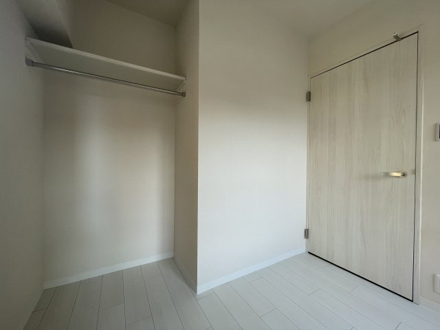 ネオハイツ並木の洋室|各部屋の扉も交換済みです。