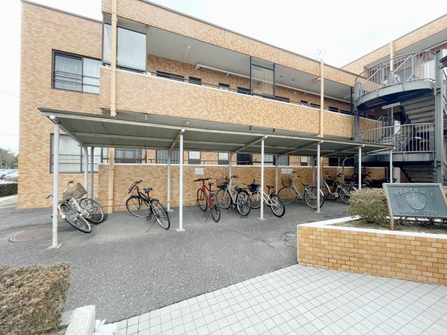 ネオハイツ並木の駐輪場|駐輪場