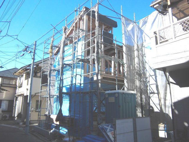【外観】 | 練馬区大泉町1丁目新築戸建限定1棟。 | 建築中です。12月4日撮影。