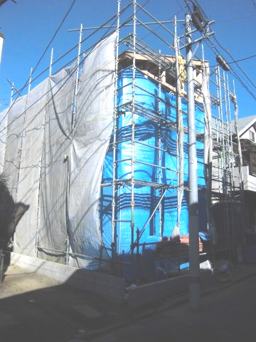 【前面道路含む現地写真】 | 練馬区大泉町1丁目新築戸建限定1棟。 | 前面道路含む現地写真です