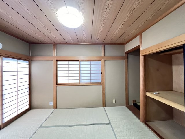 香芝市北今市6丁目の和室|１F和室６帖　押入れ付き