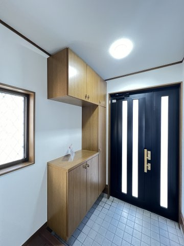 香芝市北今市6丁目の玄関|明るい内玄関