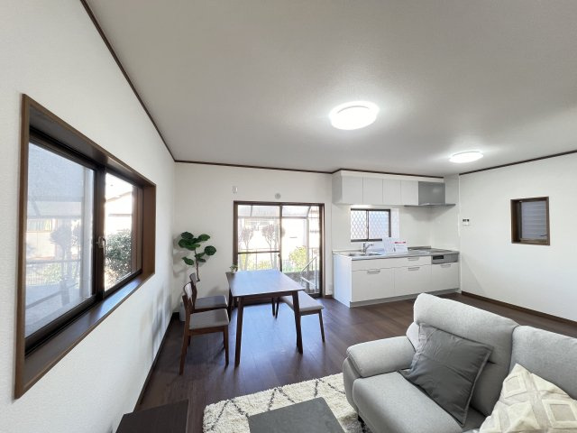 香芝市北今市6丁目の居間・リビング|LDK13.5帖です