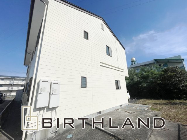 想定賃料年240万　想定利回り11.48％　木造アパート1棟の外観