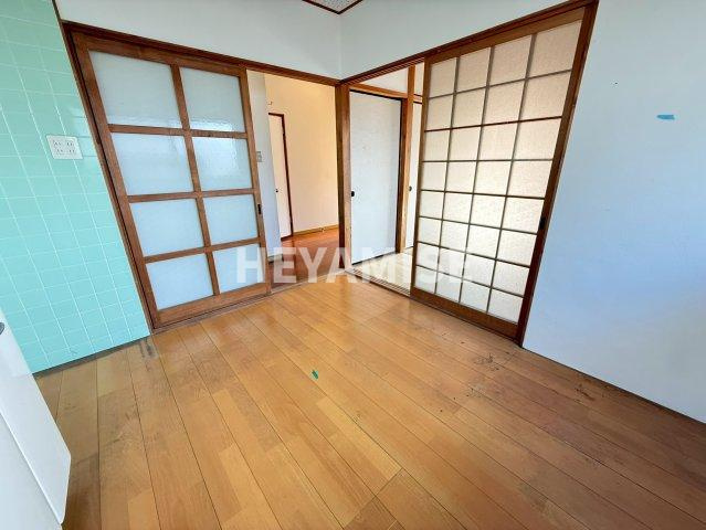 吉田アパートの居間・リビング