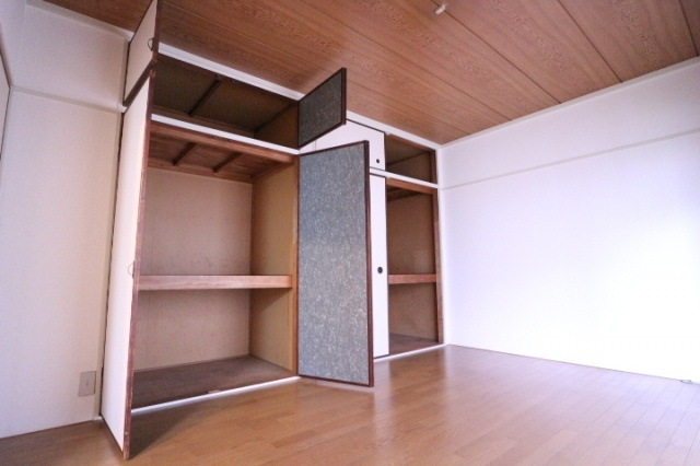 レシア西舞子の収納