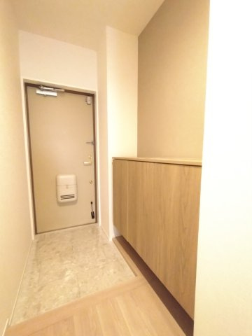 ソレイユ俊徳道の玄関