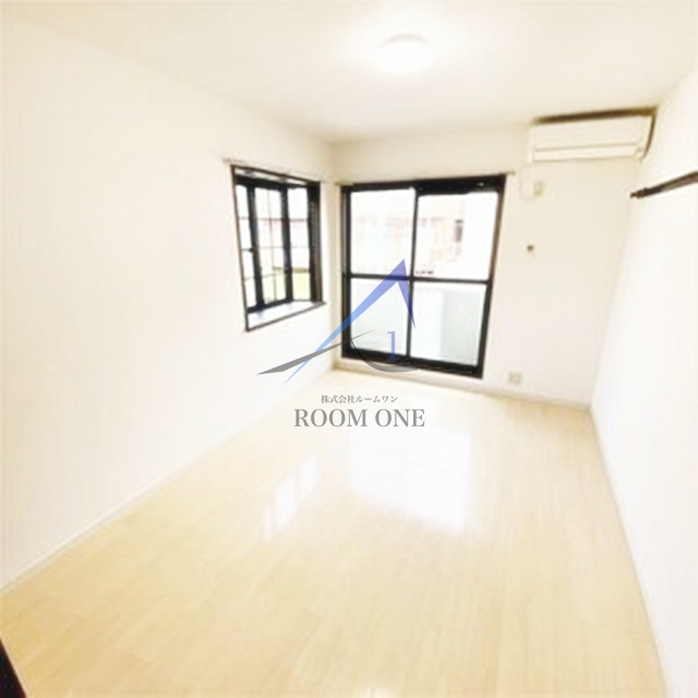 ファミーユ生麦の居間・リビング|洋室のお部屋です。