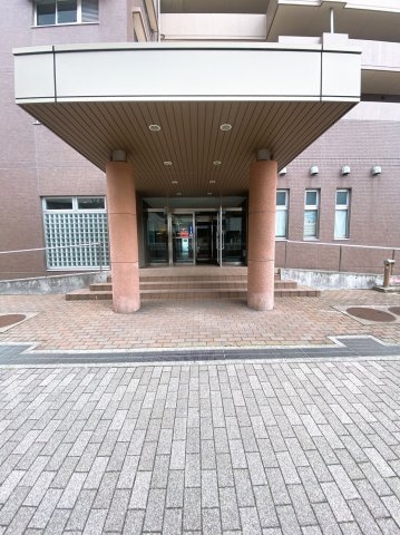 大阪市城東区森之宮２丁目の賃貸マンションのエントランス