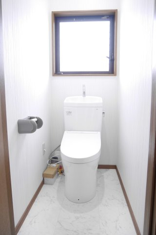 大刀洗町高樋　中古戸建住宅のトイレ