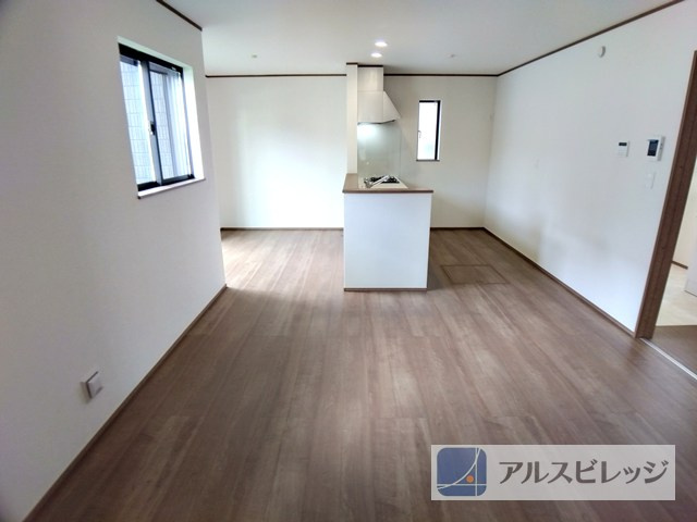 新築/新座市あたご3丁目　全2棟の居間・リビング|使いやすいリビングです