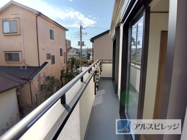 新築/新座市あたご3丁目　全2棟のバルコニー|開放的で明るい空間を演出してくれるバルコニーです