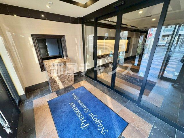 プレサンス名古屋STATIONディーヴァのロビー