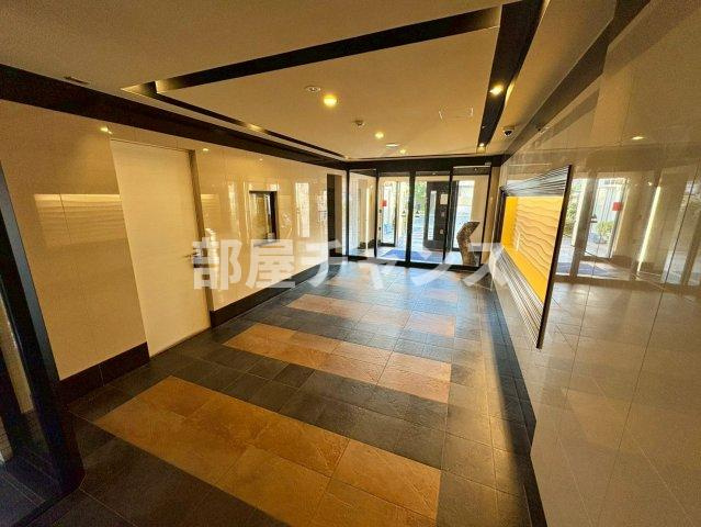 プレサンス名古屋STATIONディーヴァのエントランス