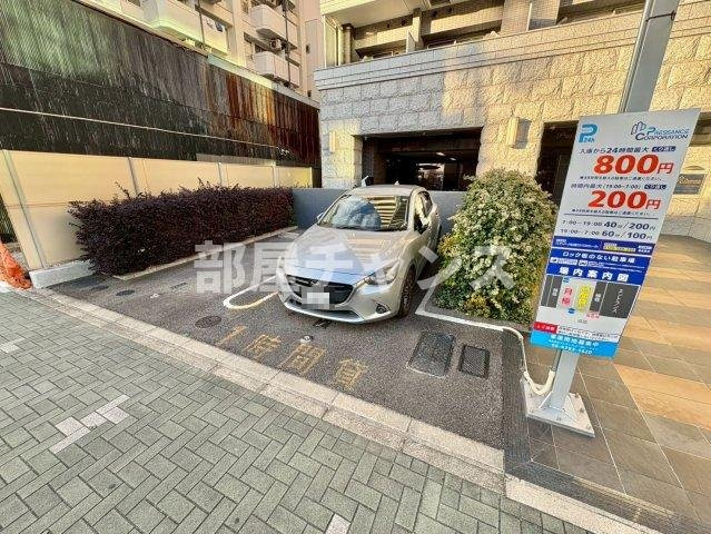 プレサンス名古屋STATIONディーヴァの駐車場