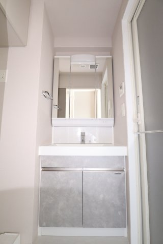 大阪市都島区片町１丁目の賃貸マンションの洗面所