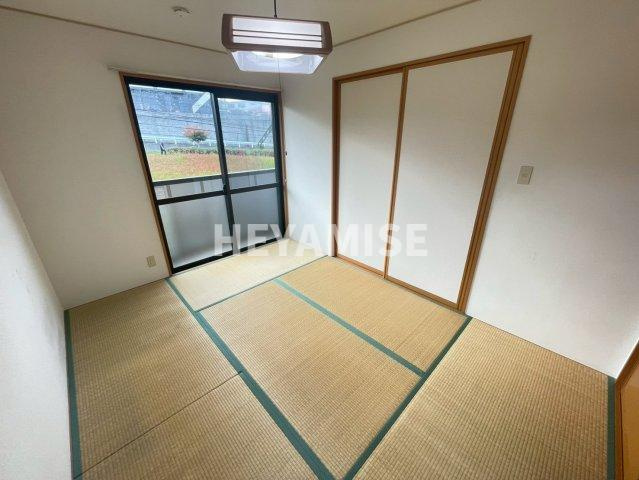 セジュール夢彩都Ⅱの和室|※畳交換前となります。