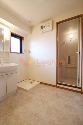 【洗面所】 | ボリ・モゼⅡ | 脱衣スペースもあります※同タイプのお部屋になります。