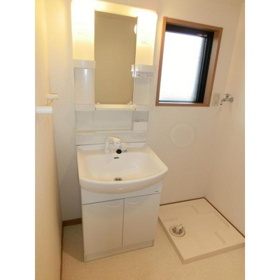 【洗面所】 | ボリ・モゼⅡ | 広い洗面スペース※同タイプのお部屋になります。