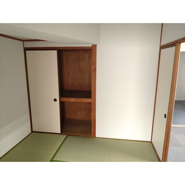 大鐘ビルの和室