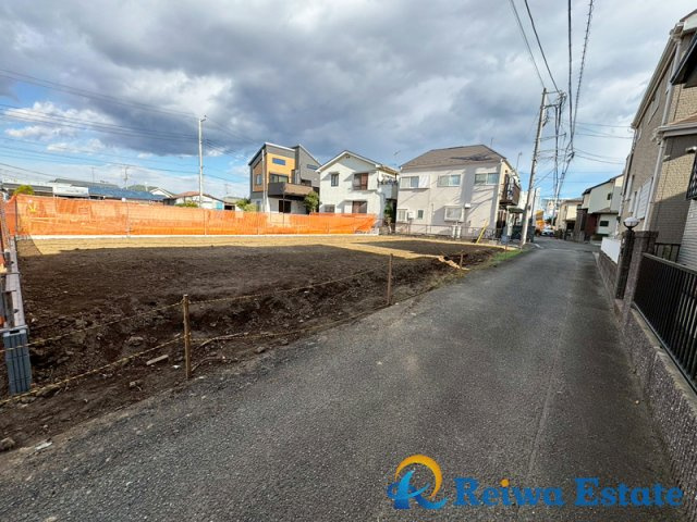 売地　茅ヶ崎市松尾の前面道路含む現地写真