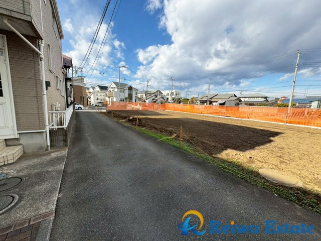 新築戸建　茅ヶ崎市松尾　全6棟の前面道路含む現地写真