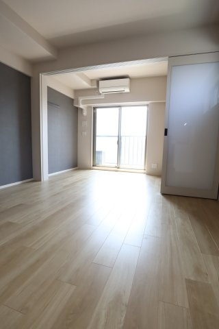大阪市都島区片町１丁目の賃貸マンションの居間・リビング