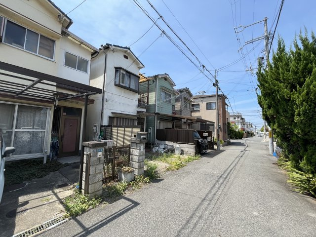 北豊中町二丁　売土地の前面道路含む現地写真