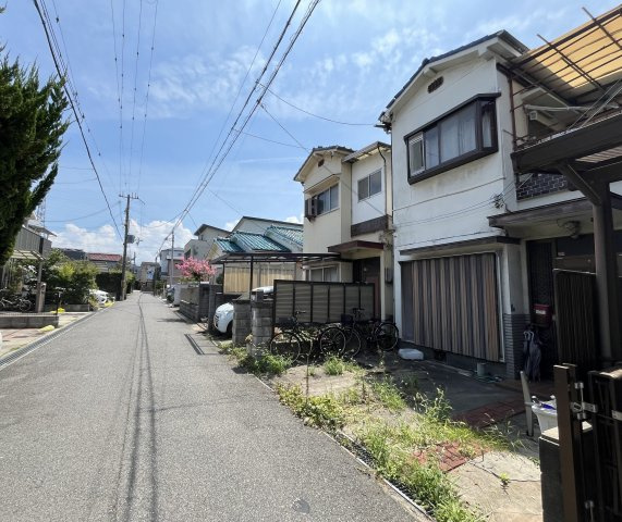北豊中町二丁　売土地の前面道路含む現地写真