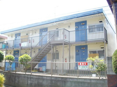 ★軽量鉄骨造２階建て