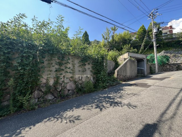 東灘区森北町7丁目　売土地の前面道路含む現地写真
