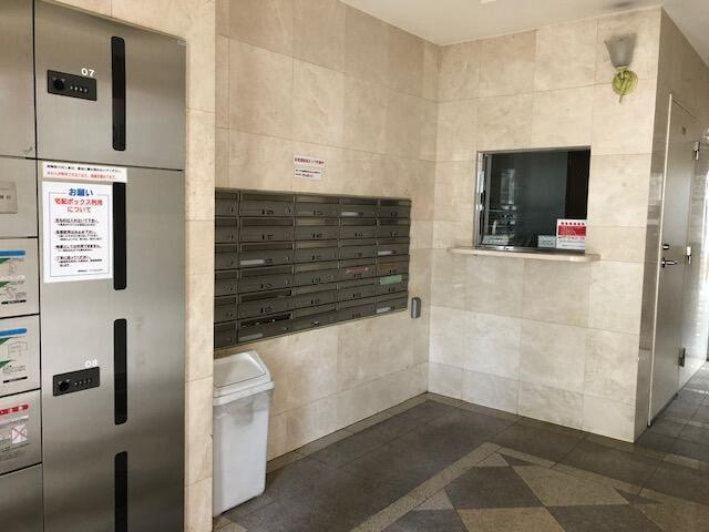 レイジオス渋谷初台のその他共用部分|ポストと宅配ボックスです
