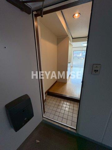 BEN匠7番館の玄関