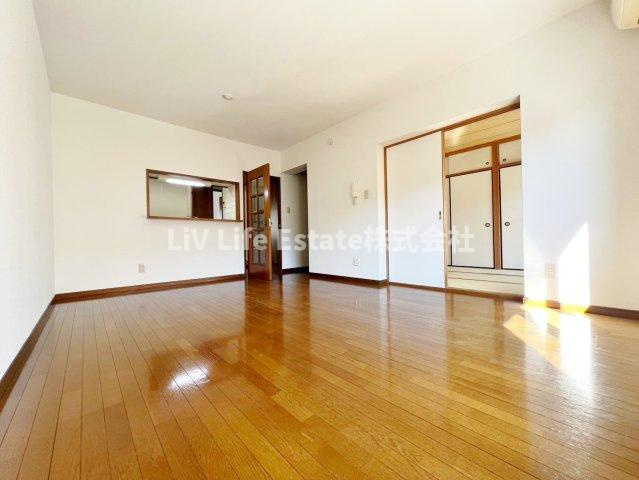 グリーンヒルズの居間・リビング