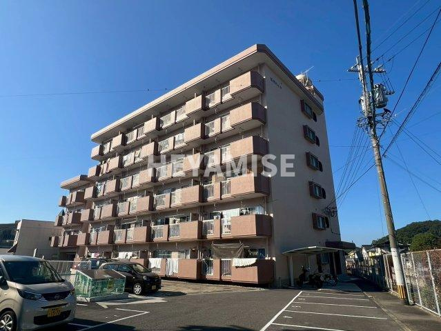 溝川ハイツの外観