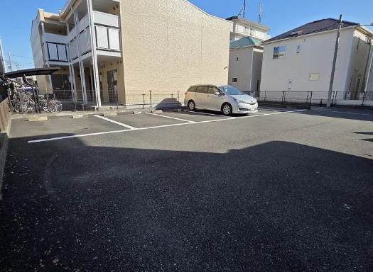 レオパレス武蔵野第３の駐車場