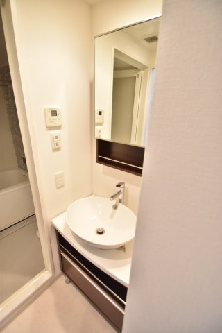 大阪市都島区東野田町１丁目の賃貸マンションの洗面所