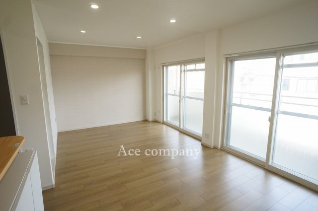 【居間・リビング】の画像