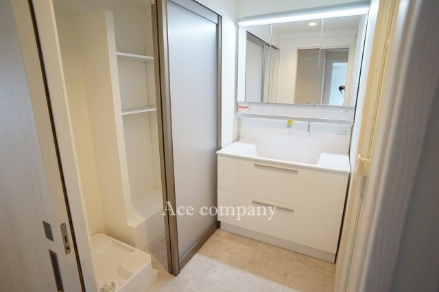 【独立洗面台】 | ハイマート若江2号棟 | ワイドタイプの洗面台新調です☆