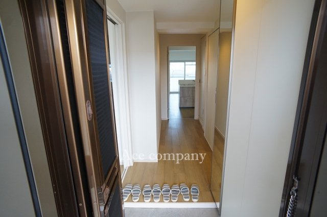 【玄関】 | ハイマート若江2号棟 | 玄関網戸付き☆ミラー付きのシューズボックス新設です☆