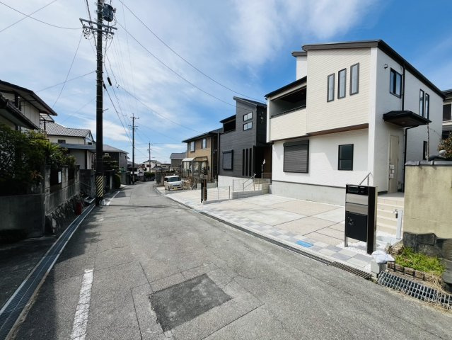 知多市南粕谷2丁目47番219『仲介手数料無料』新築一戸建て・建売の前面道路含む現地写真