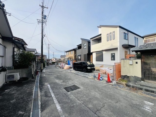 知多市南粕谷2丁目47番219『仲介手数料無料』新築戸建ての前面道路含む現地写真
