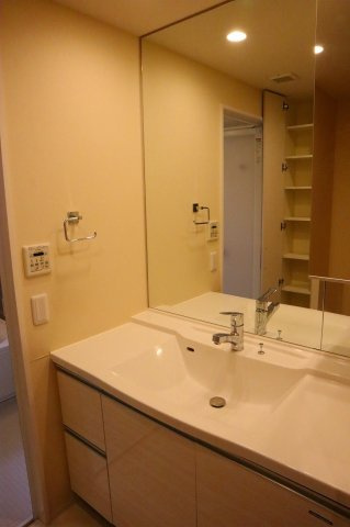 サーパス南田宮の独立洗面台