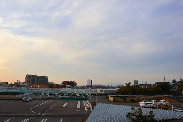 サーパス南田宮の展望|西側は、自動車教習所。
