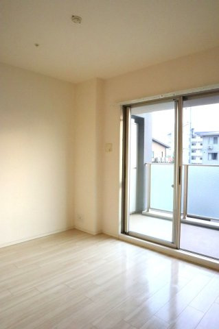 サーパス南田宮の洋室|リビング隣の洋室③5.2帖