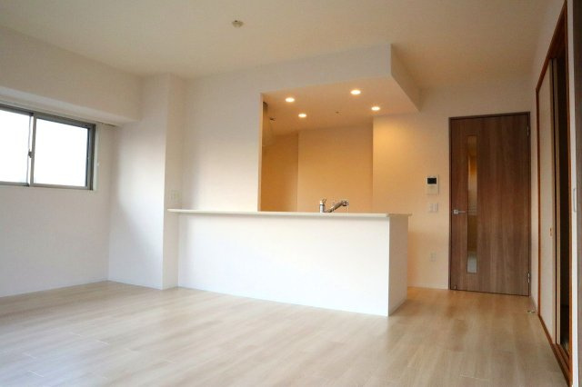 サーパス南田宮の居間・リビング