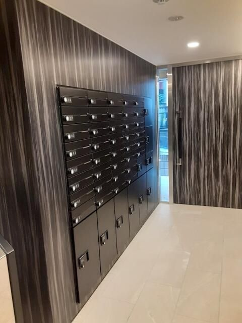 ＨＹ’ｓ　国分寺南町のエントランス